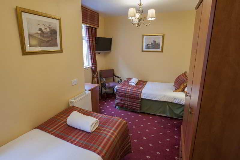Loch Kinord Hotel Dinnet Extérieur photo
