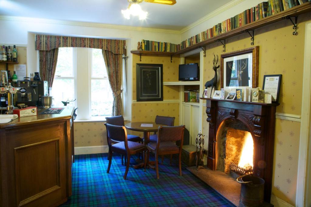 Loch Kinord Hotel Dinnet Extérieur photo