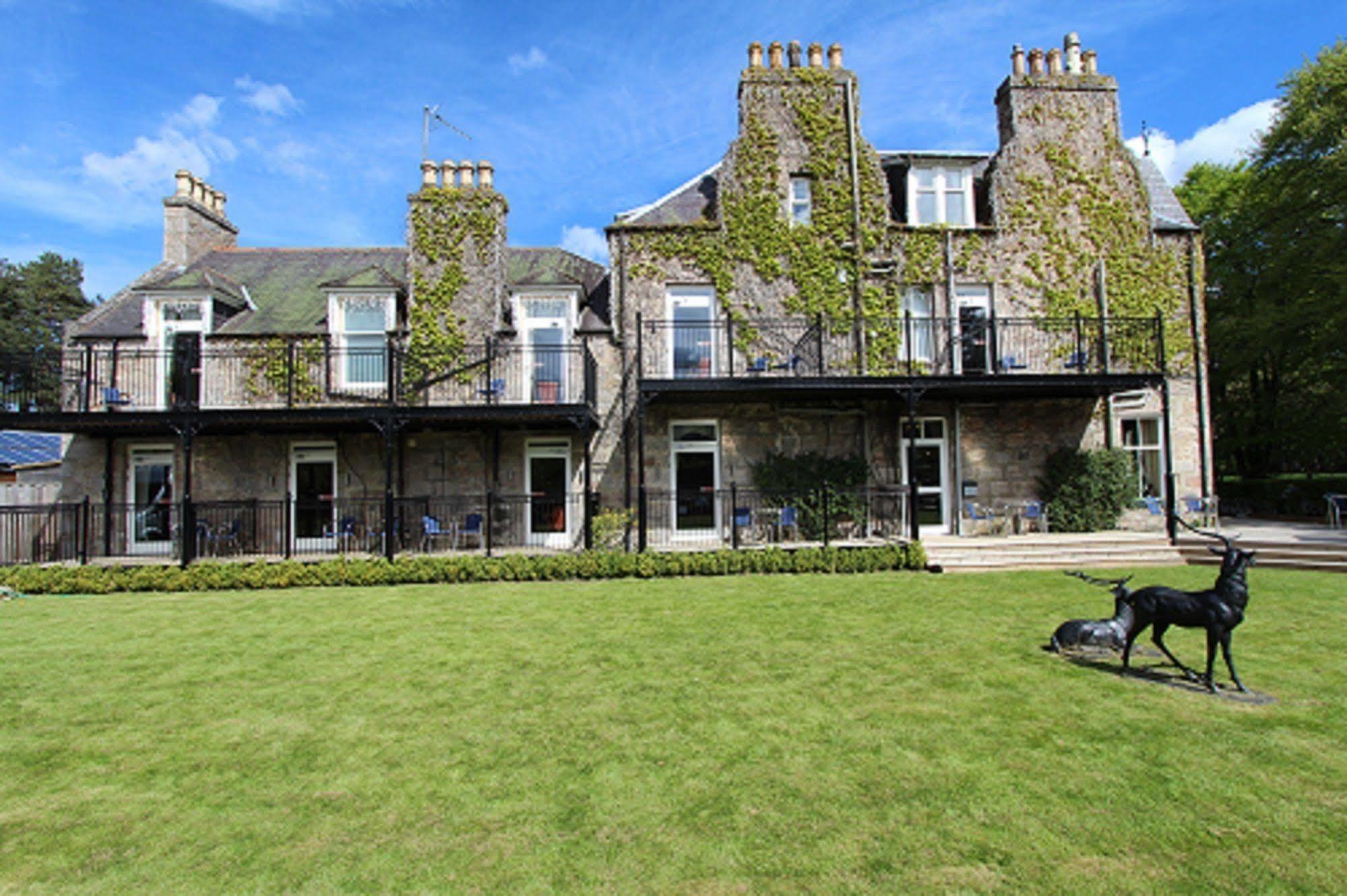 Loch Kinord Hotel Dinnet Extérieur photo